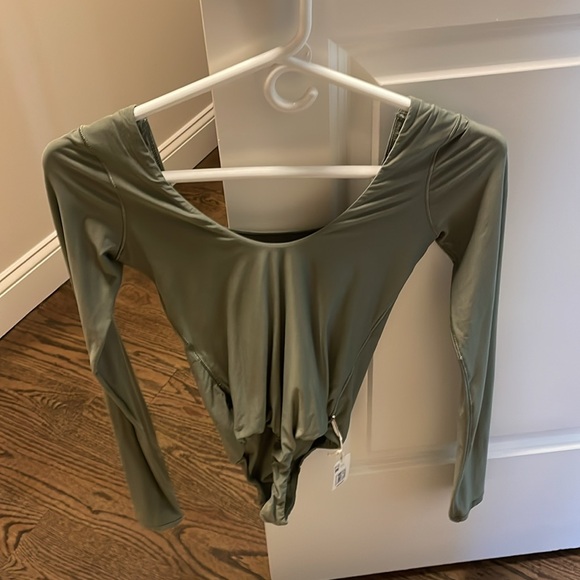 NWT Aerie Smoothez Scoop Bodysuit - Olive Fun - S - Picture 3 of 5